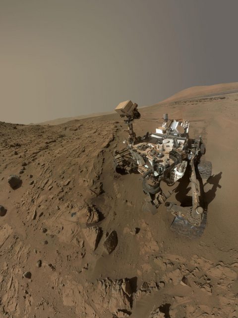 curiosity-rover-selfie-Windjana-holes-PIA18390-br2