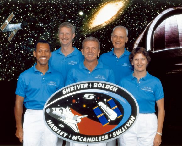  La tripulación de la STS-31 (NASA).
