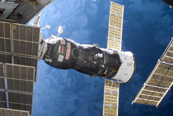Una Progress acoplada a la ISS (NASA).