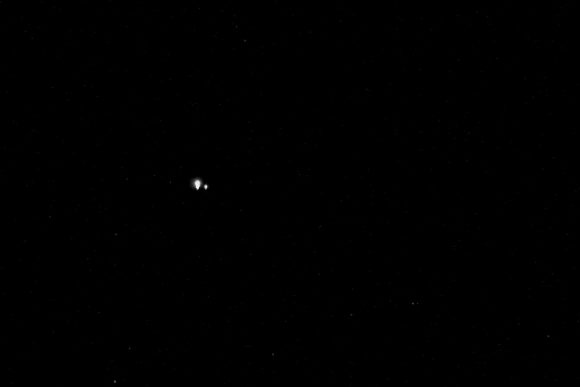 La Tierra y la Luna vistas por MESSENGER desde 98 kilómetros de distancia (NASA).