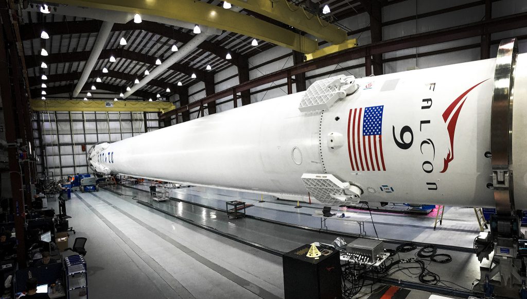 SpaceX logra al fin hacer aterrizar la primera etapa de un Falcon 9 ...