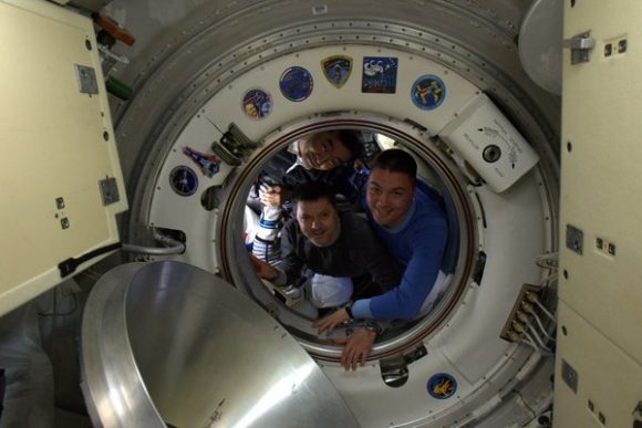 La tripulación de la Soyuz TMA-17M se despide de la ISS (NASA).