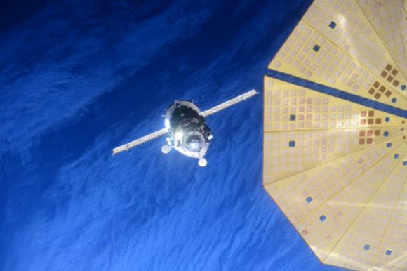 La Soyuz TMA-19M durante el acoplamiento con la ISS (NASA).