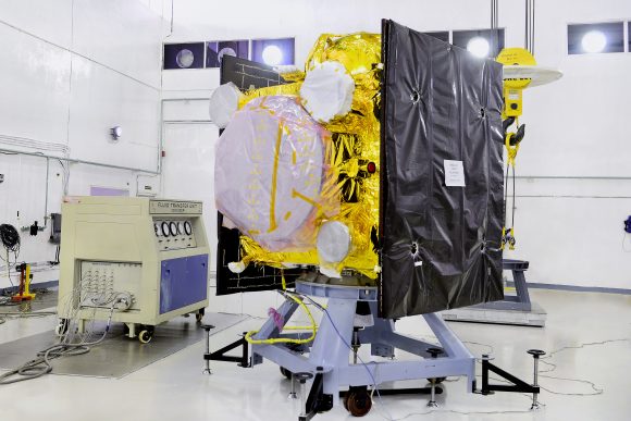 El satélite IRNSS-1E antes del lanzamiento (ISRO).