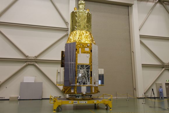 Hitomi (ASTRO-H) antes del lanzamiento (JAXA).