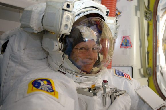 Whitson tras la EVA (NASA).