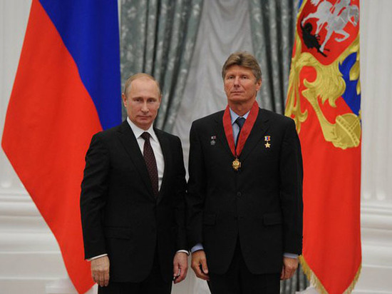 Pádalka (derecha). El de la izquierda no es cosmonauta (Wikipedia).