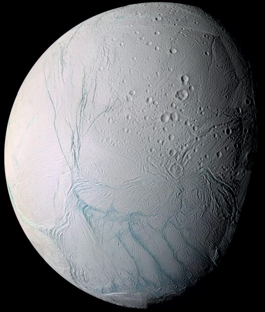 Encélado visto por Cassini (NASA/JPL-Caltech).