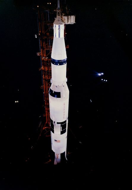 El Saturno V del Apolo 4 en la rampa (NASA).