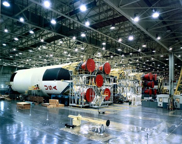 Varias etapas S-IC en la planta de Michoud de Boeing (NASA).