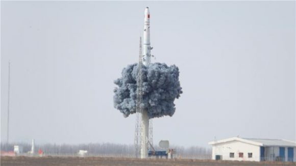 Lanzamiento desde el contenedor del CZ-11 (Xinhua).