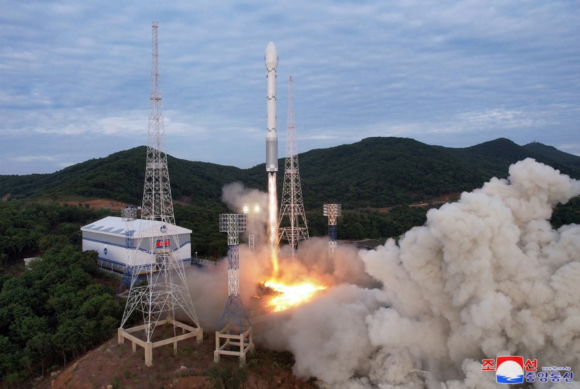 Lanzamiento fallido del primer cohete Chollima 1 norcoreano