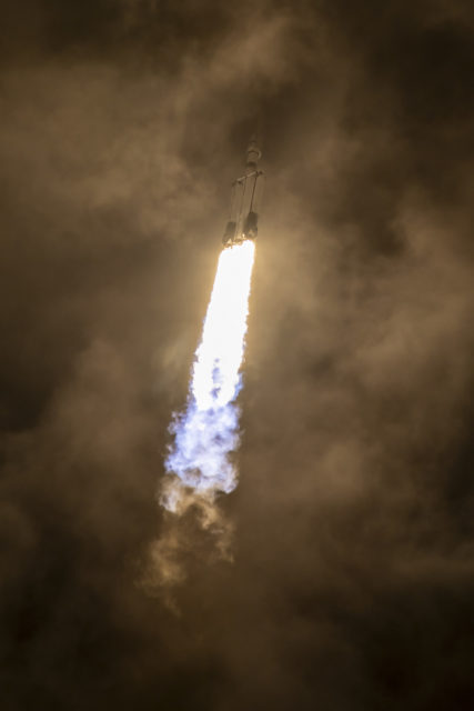 El Falcon Heavy lanza el satélite de comunicaciones geoestacionario más pesado