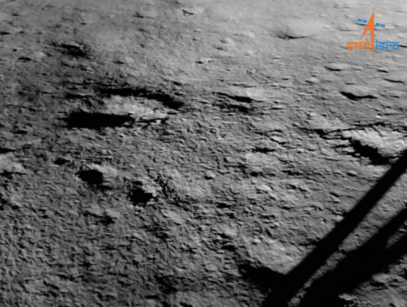 La sonda india Chandrayaan 3 logra alunizar en las regiones polares de la Luna